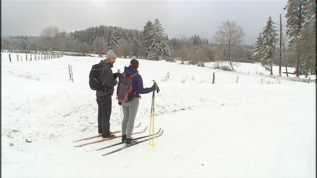 deux skieurs en hautes fagnes - ski - 40cm neige