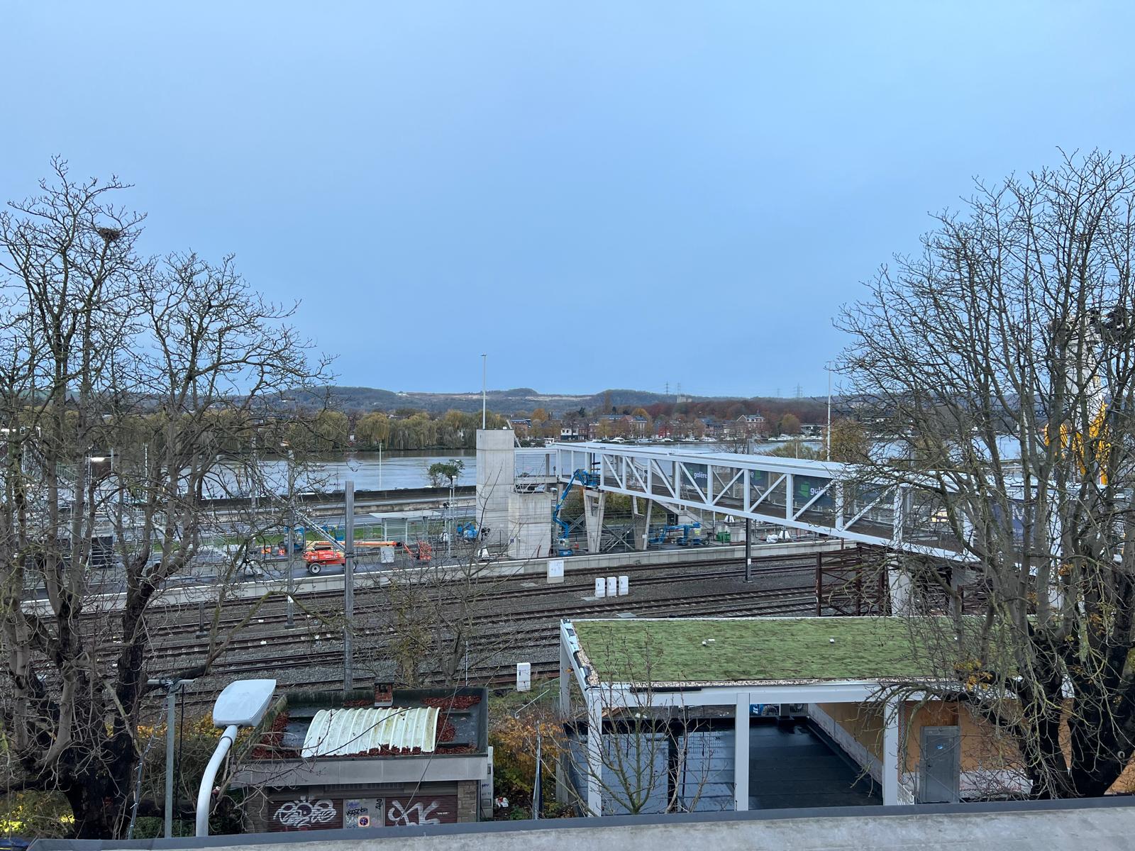 Visé : la passerelle de la nouvelle gare a été installée