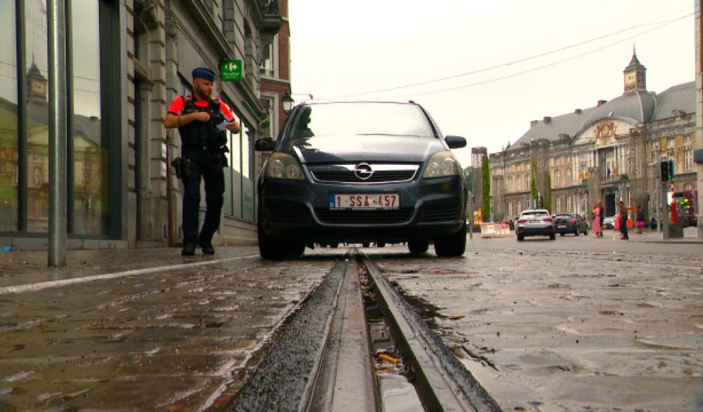 Le parking sauvage sur le passage du Tram : c'est fini 