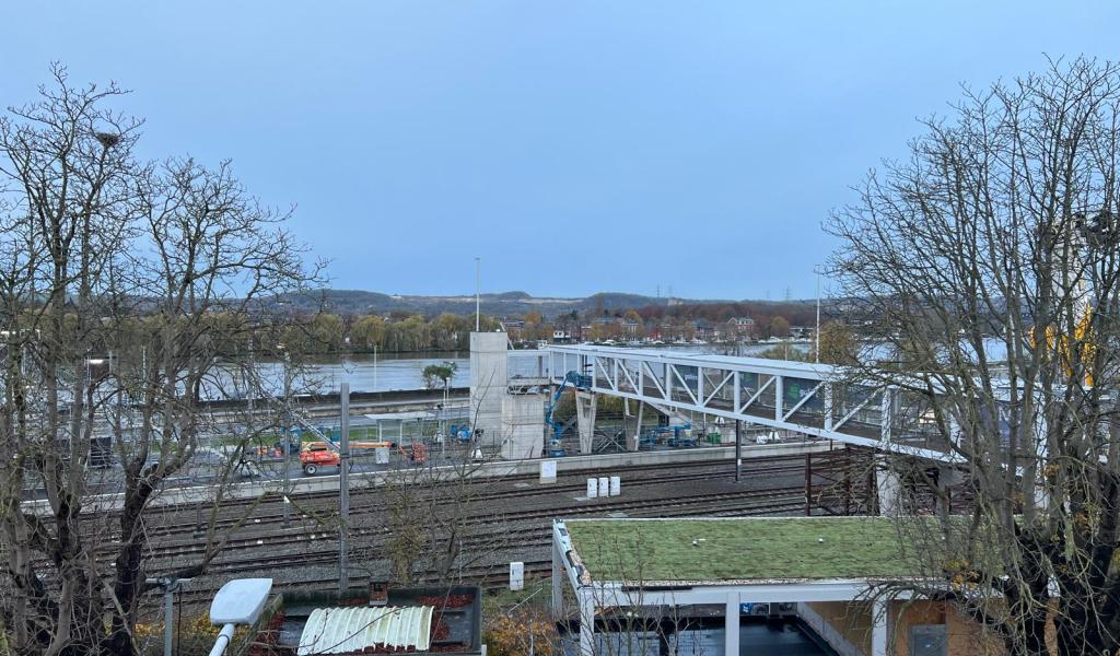 Visé : la passerelle de la nouvelle gare a été installée