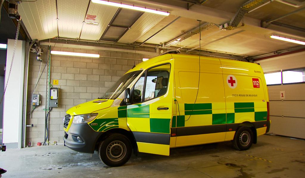 Six nouvelles ambulances pour la Croix-Rouge