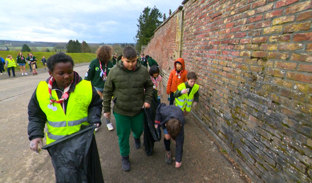 Les scouts nettoient 1000km de déchets ce weekend