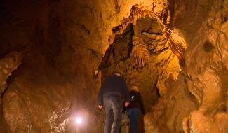 Des visites en silence à la grotte de l'Abîme