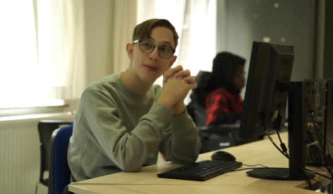 Un autre regard: Formation travaux de bureau