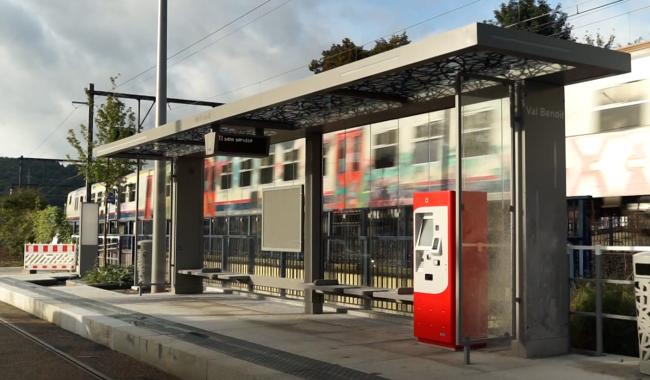 Tram en commun S7#5 : les automates de vente en station