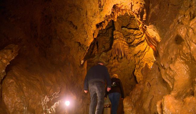 Des visites en silence à la grotte de l'Abîme