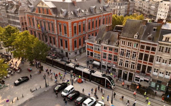 Le tram traverse désormais le centre de Liège