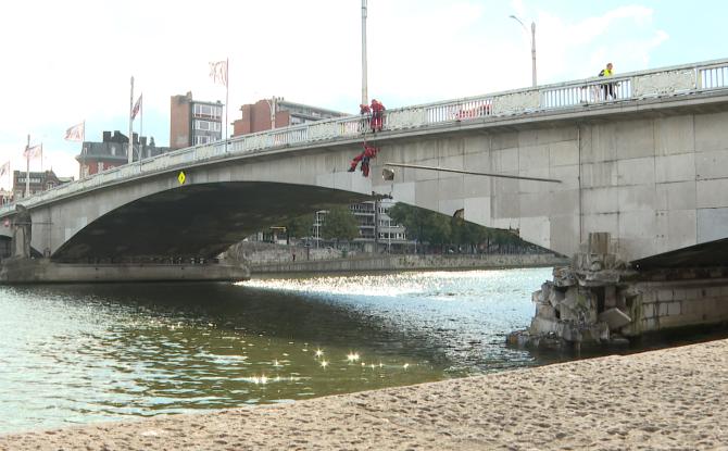 Le pont des arches perd une statue