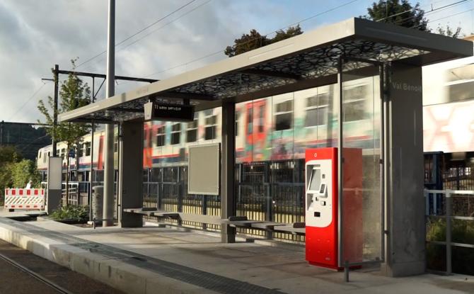 Tram en commun S7#5 : les automates de vente en station